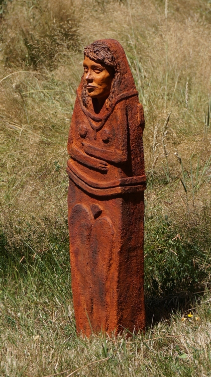 statue menhir amandine